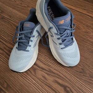 New balance ladies sneakers